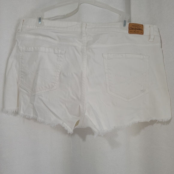 3/$12 or 5/$17⭐️White Distressed Shorts - Picture 3 of 3